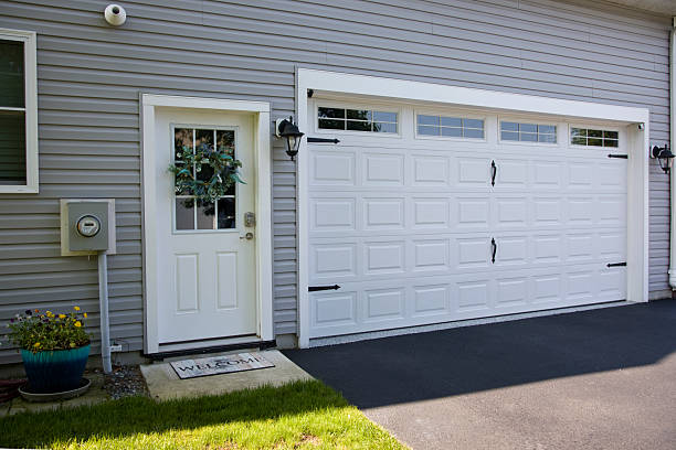 24/7 Emergency Garage Door Panel Replacement experts in Vinton, VA